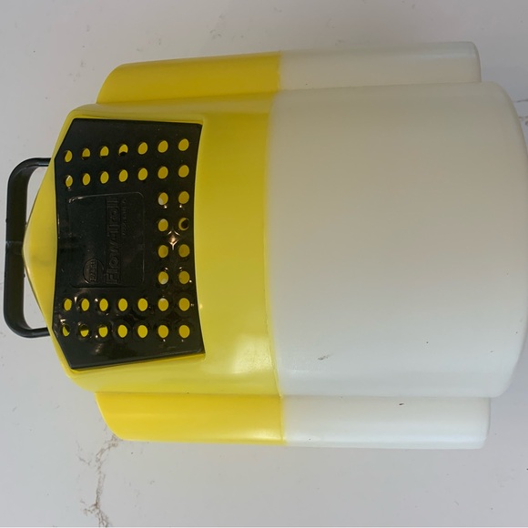 Frabill Flow-Troll Live Bait Trolling Bucket MINNOWS/SHRIMP/BAIT Made USA. - Picture 3 of 9